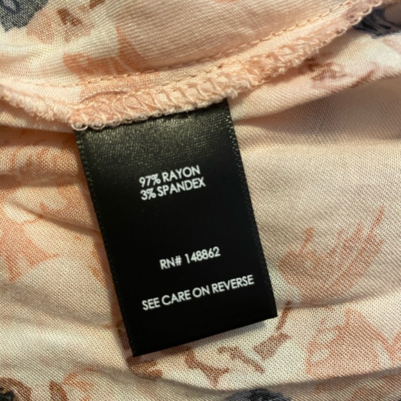 ❌SOLD❌ BLUSH FLORAL CHALLIS TANK - Picture 6 of 6